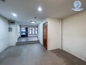 *****ทาวน์โฮมมือสองย่านกรุงเทพฯ ม.ธันยกานต์ มัยลาภ เนื้อที่ 17.4 ตร.ว. ฟังก์ชันจัดเต็ม 4 ห้องนอน 3 ห้องนอน 1 ที่จอดรถ แถมฟรี! 2 เครื่องปรับอากาศ บ้านทำเลโซนเมือง เดินทางสะดวก ใกล้รถไฟฟ้าในอนาคตสายสีชมพู "สถานีมัยลาภ" และทางด่วน "ฉลองรัช" จองด่วน!